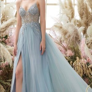 light blue tulle prom dress